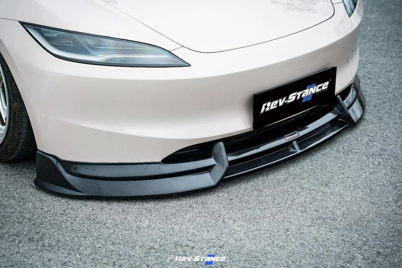 สเกิร์ตหน้า REV-STANCE สำหรับ Tesla Model 3