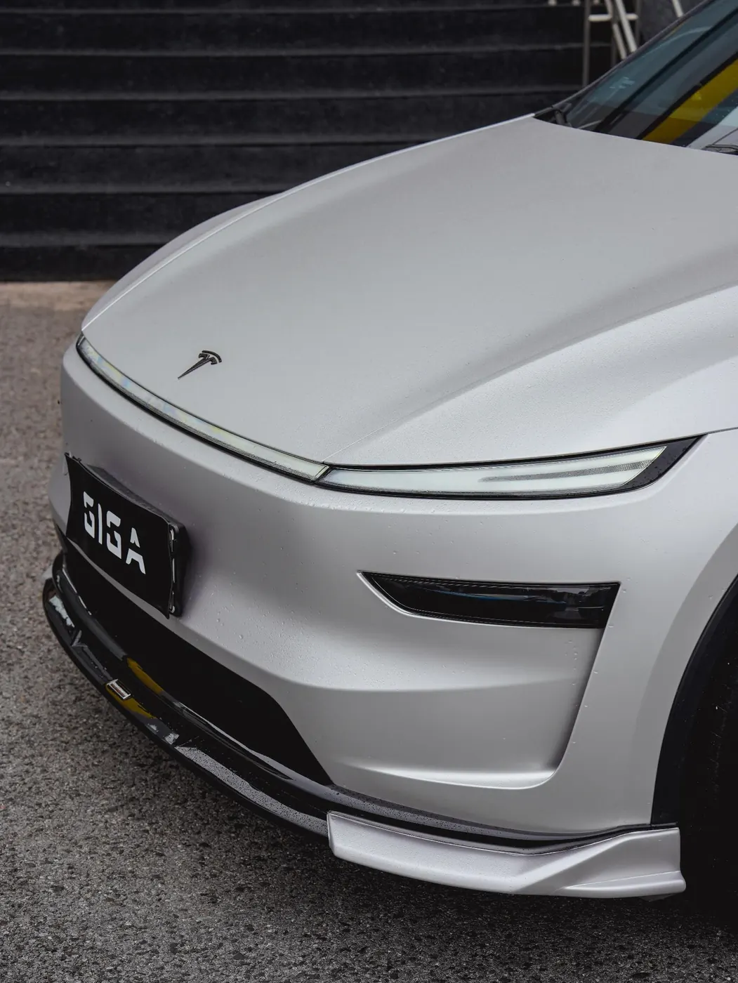 สเกิร์ตหน้า REV-STANCE สำหรับ Tesla Model Y